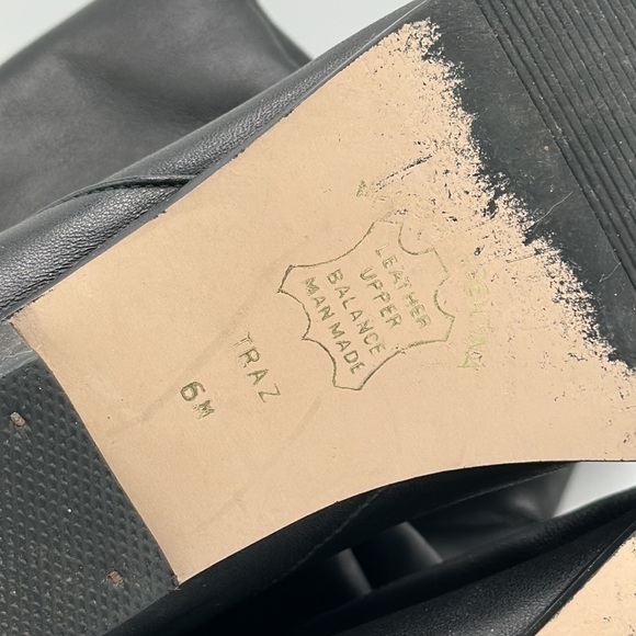 Vintage black leather Peter Pan boots, size 6M - Picture 6 of 6